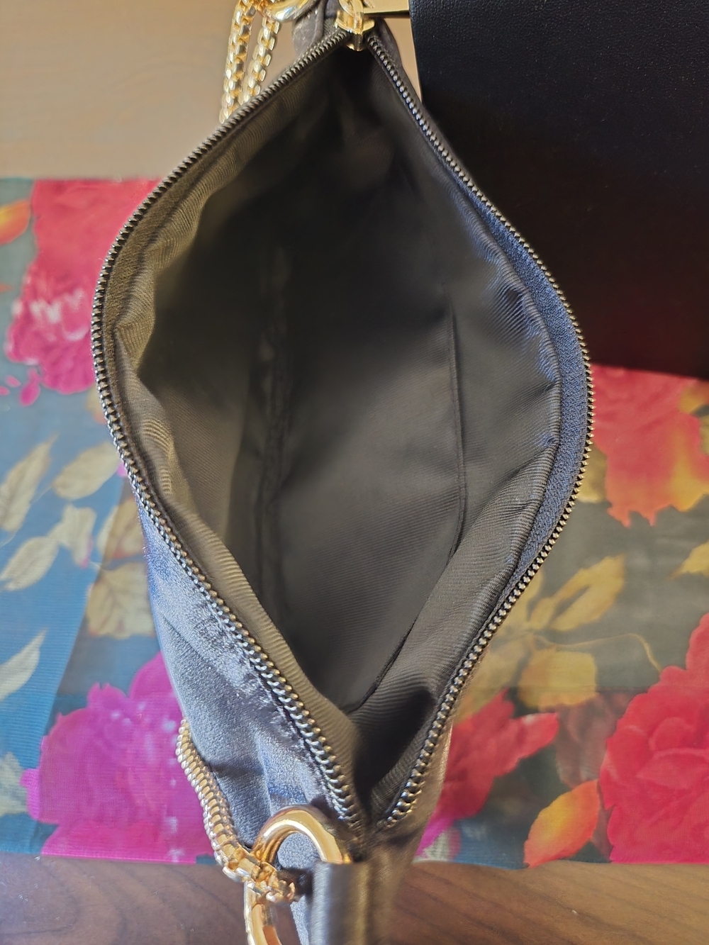 Classic Black Satin Shoulder Bag with Gold Chain Strap - Picture 4 of 4